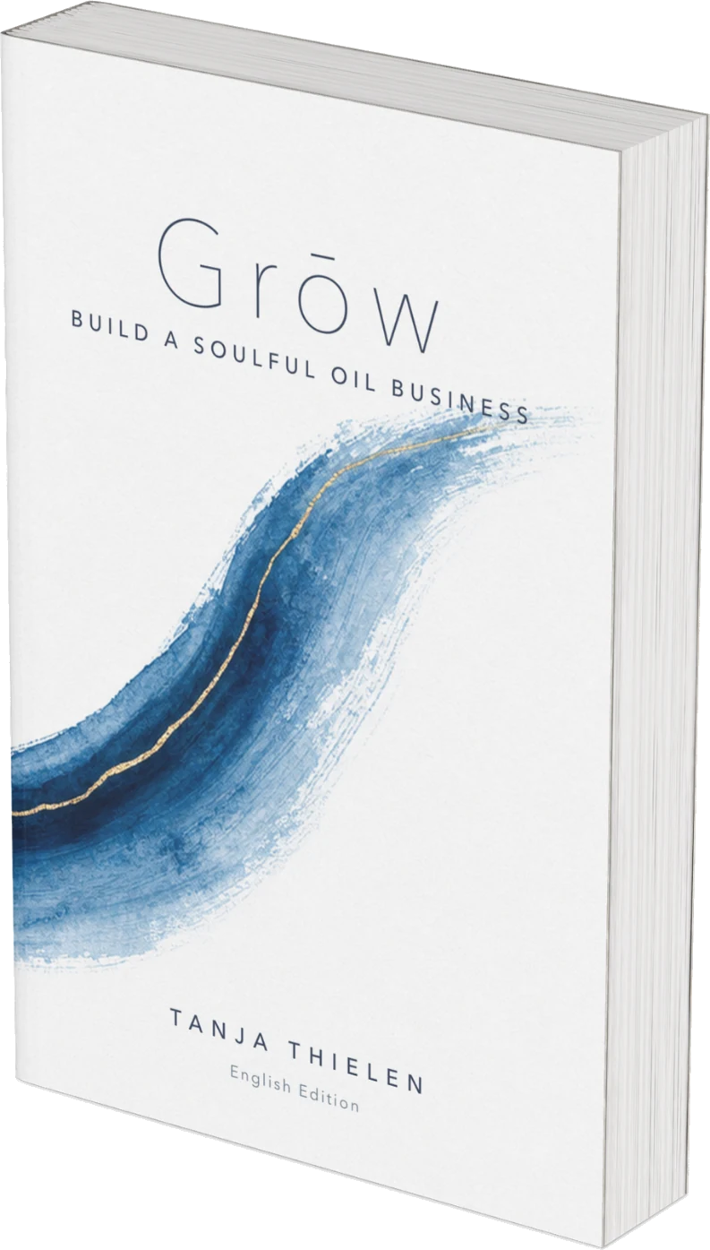 The book Grōw by Tanja Thielen, English edition, in 3D.